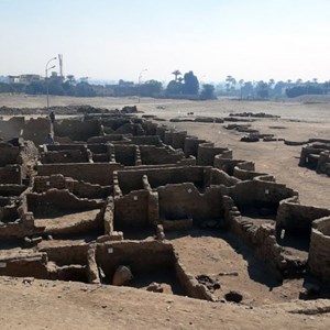 Egyptologist Zahi Hawass Discovers Lost ‘Golden’ City in Luxor