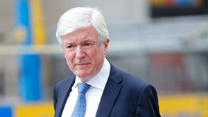 Lord Hall Resigns as National Gallery Chairman