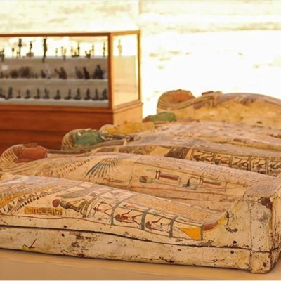 Egypt Unveils Discovery Of 250 Coffins, 150 Statues in Saqqara