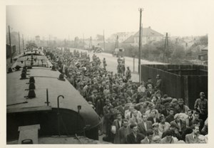 Unique Photographs of the Deportation of the First Poles to the German Camp Auschwitz Discovered