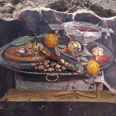 Pompeii's Culinary Surprise : An Ancient Fresco Depicting Pizza-like Dish Unearthed