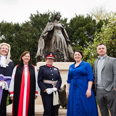 The First Queen Elizabeth II Memorial Statue Unveiled