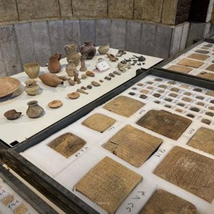 Syria announces Recovery of 1,400 Tablets and Artifacts for Idleb Museum