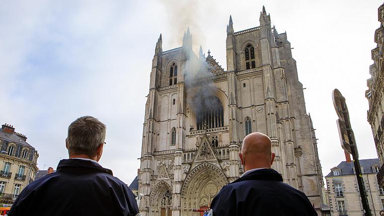 Arson Suspected as 400-year-old Organ Destroyed in Nantes Cathedral's Fire