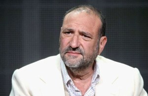 Joel Silver Becomes Second Art Investor to Accuse Jeff Koons Gallery