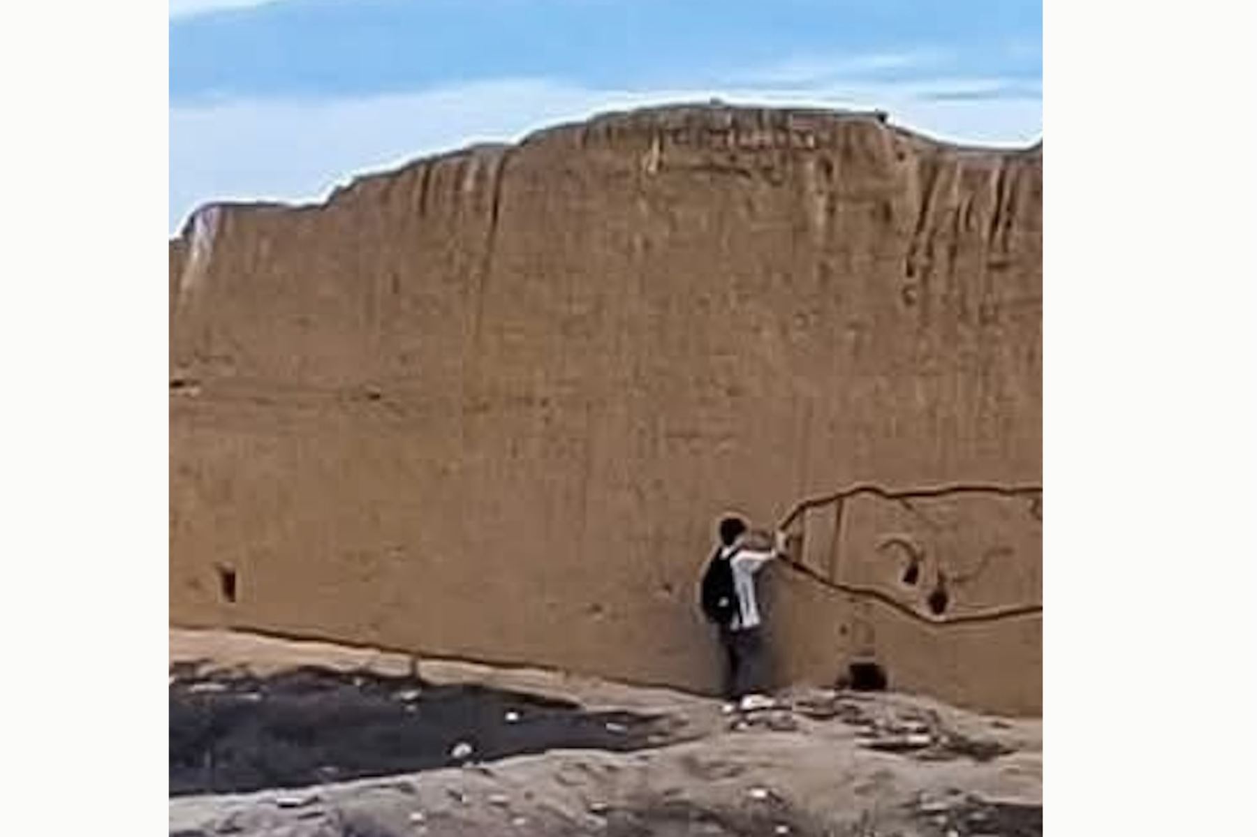 Peru's Chan Chan: Specialists to restore Wall damaged by Obscene Spray Paint Graffiti 