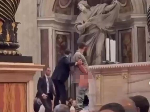 Man urinates on Altar at Vatican City’s St. Peter’s Basilica during Holy Mass 