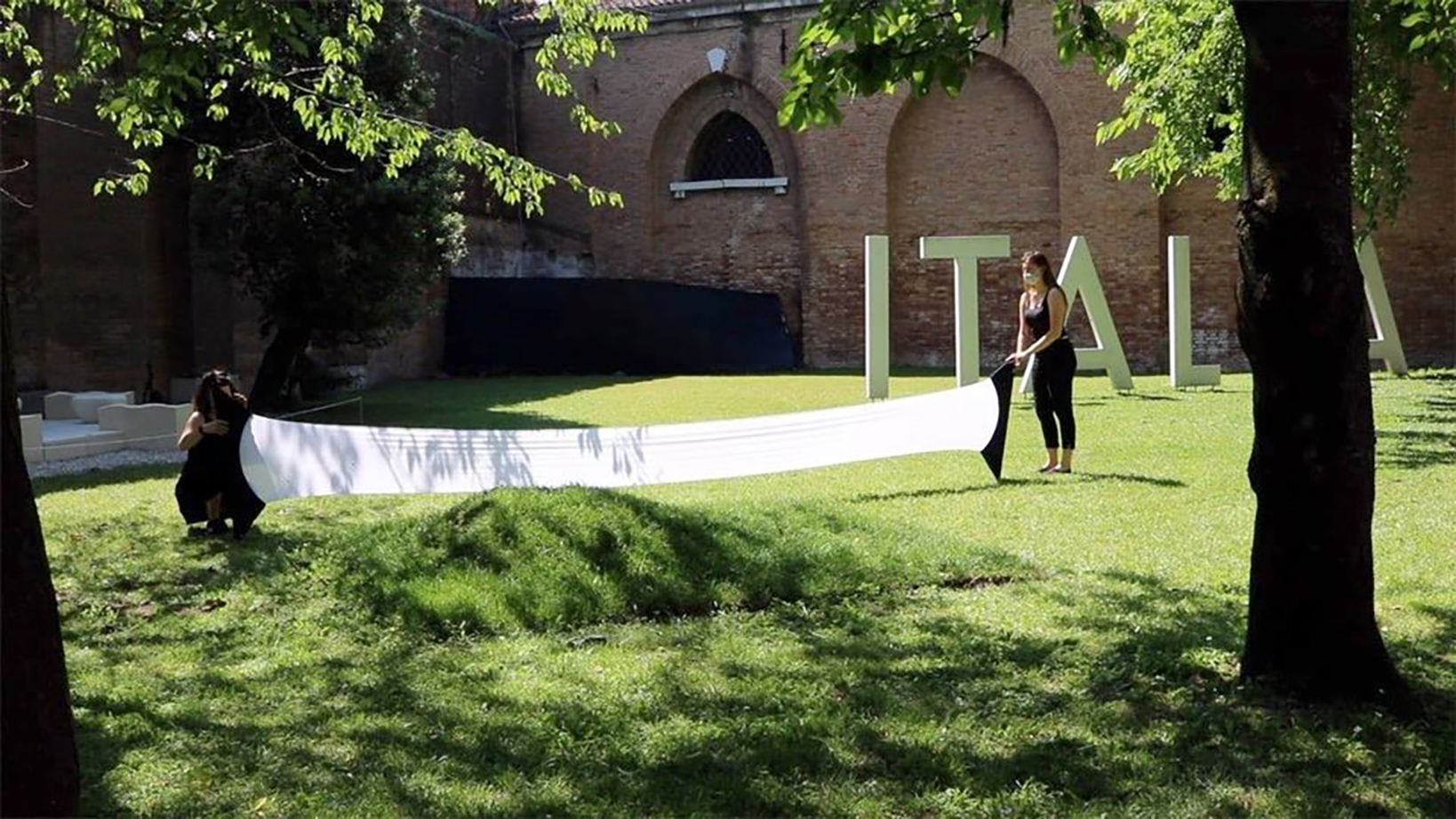 Interview with Elena Cologni: An Ecology of Affinities and Contamination(s)