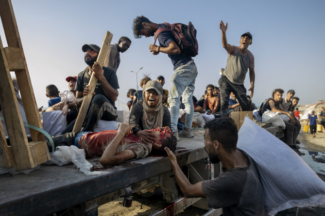 Palestinian Photographer Saher Alghorra wins Pulitzer Prize for Gaza Coverage