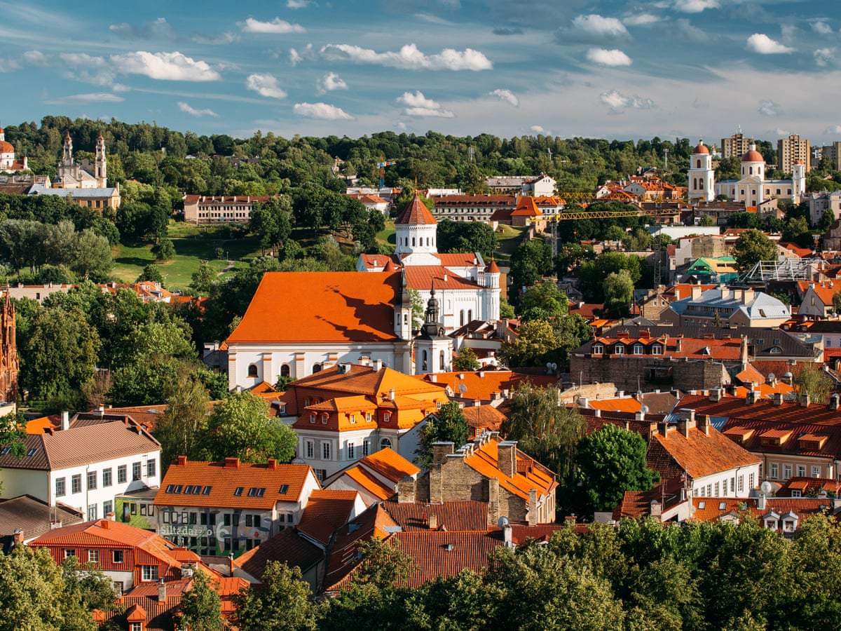 ‘Art Needs No Roof’ in Vilnius: 100 Billboards With Contemporary AR
