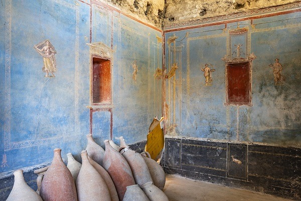 How much did the Blue Paint on the Walls of Pompeii Actually Cost? 