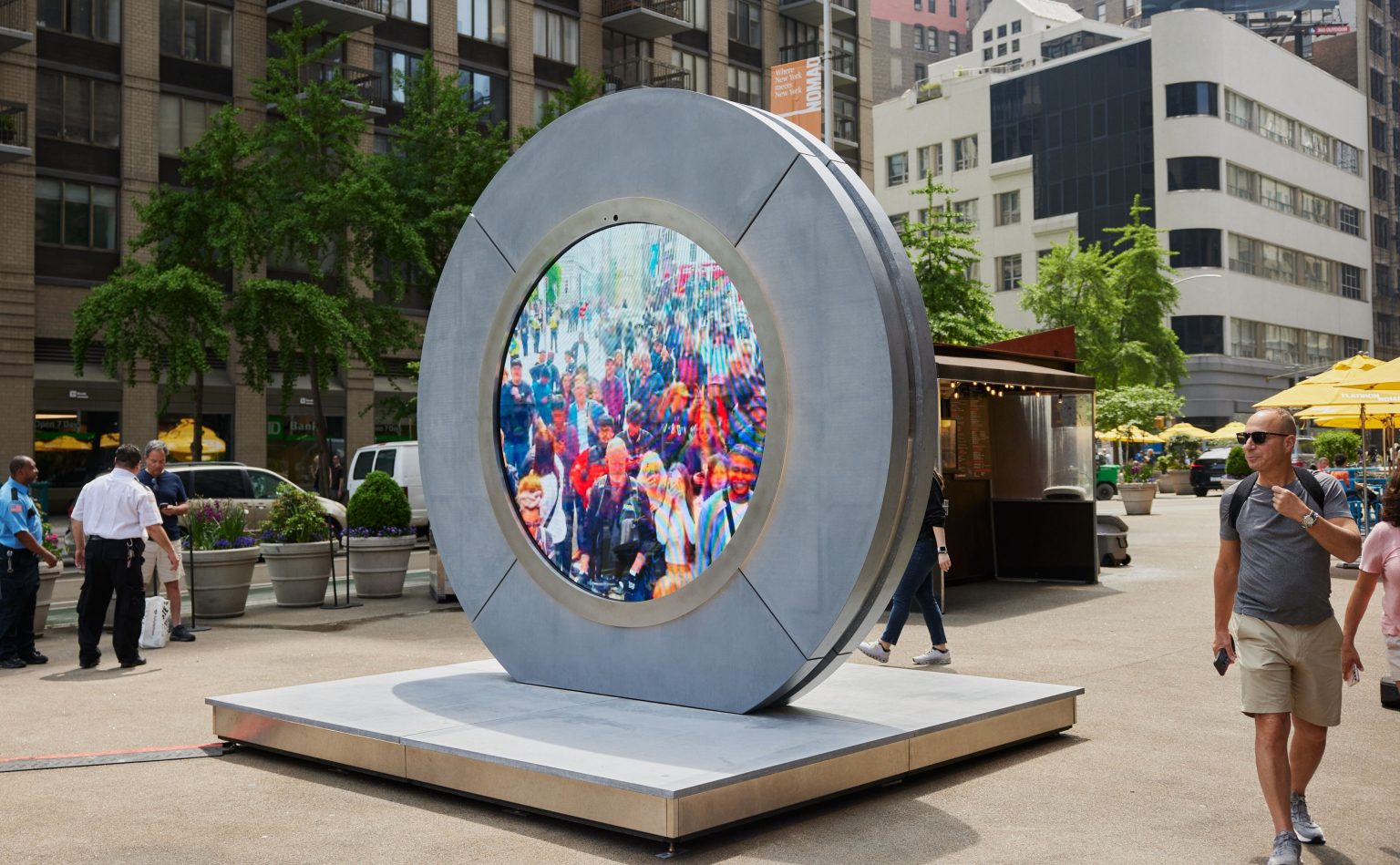 Portal Sculptures Forge Real-Time Visual Bridge Between New York City and Dublin