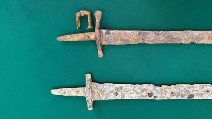 Russians loot 1.7 Million Ukrainian Cultural Heritage Items from Occupied Territories