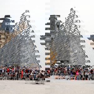 Louvre's Entrance Fee to the Museum will be upped to 32€ for NON European Visitors