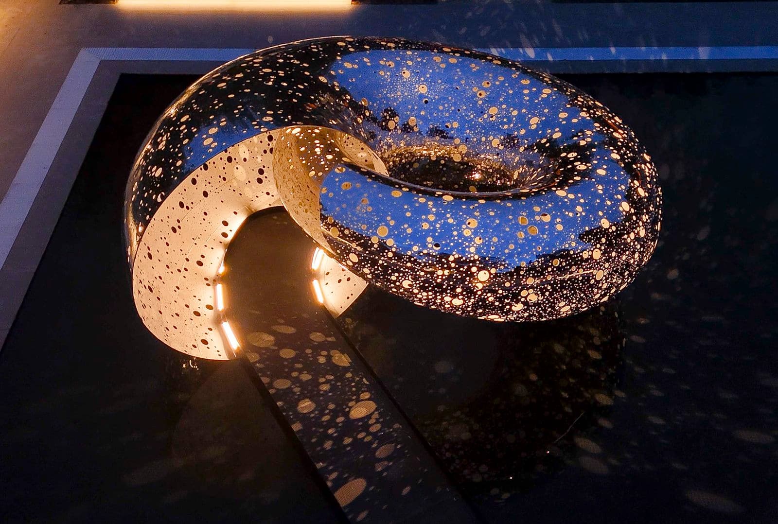 Lindy Lee’s $14 m Ouroboros unveiled at the National Gallery Australia