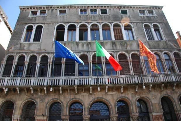 Venice will Limit Tour Groups to 25 People and ban Loudspeakers 