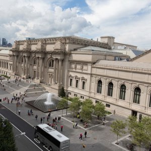 The Met returns Two Artefacts to Cambodia