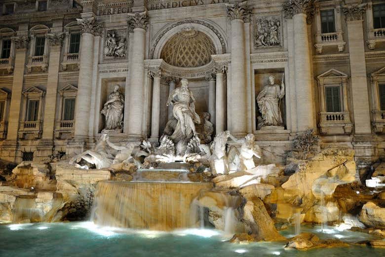Trevi Fountain reopens after Months of Renovations
