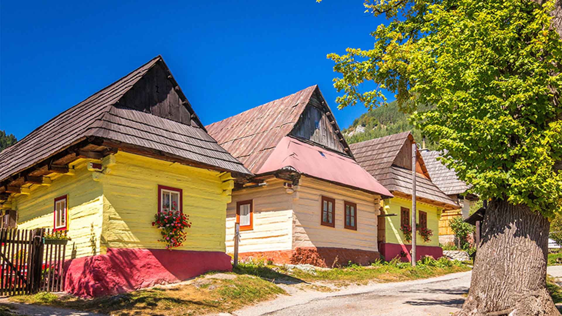 Historic Slovak Village calls for Unesco Status to be revoked after Tourist Influx