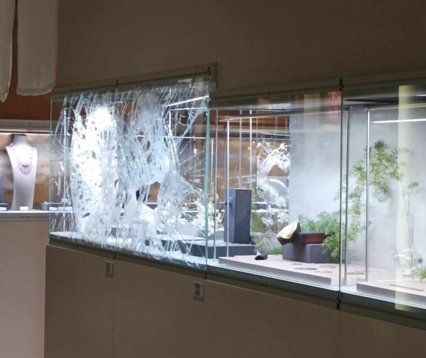 Robbery at TEFAF in Maastricht, Art Fair Evacuated