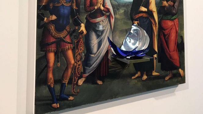 Jeff Koons' Gazing Ball is Damaged in Nieuwe Kerk 