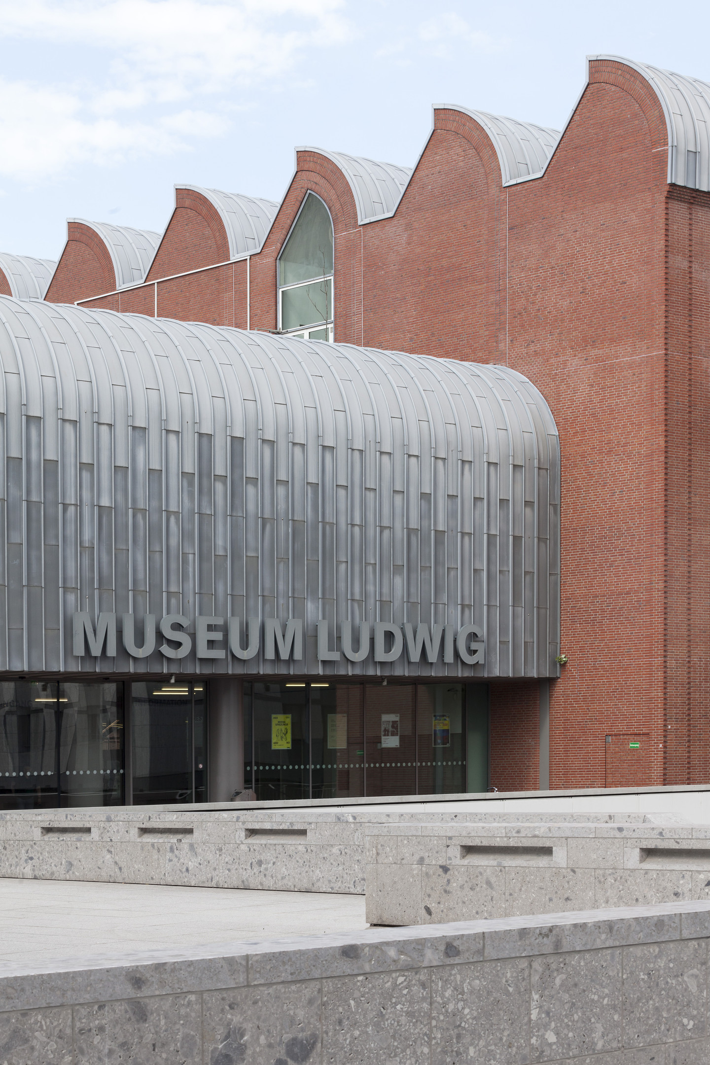 Closing of the Museum Ludwig, Cologne until April 19