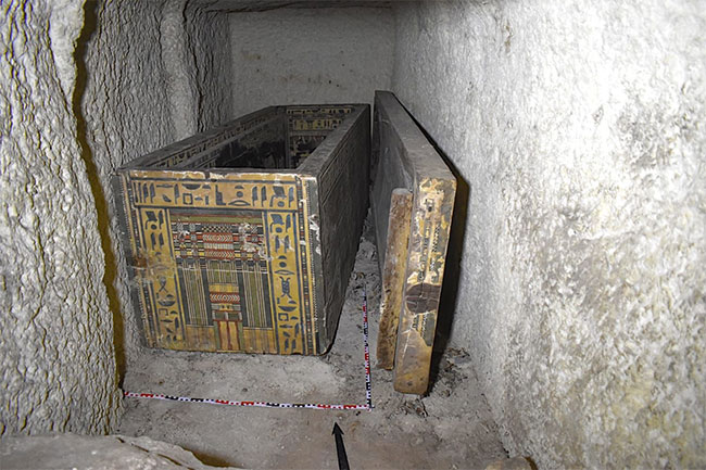 4000-Year Old Burial Chamber discovered in Egypt