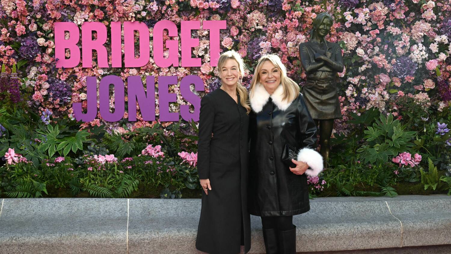 Bridget Jones celebrated with Statue in London