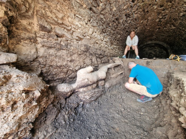 Bulgarian Archaeologists discover Marble God Statue in Ancient Roman Sewer