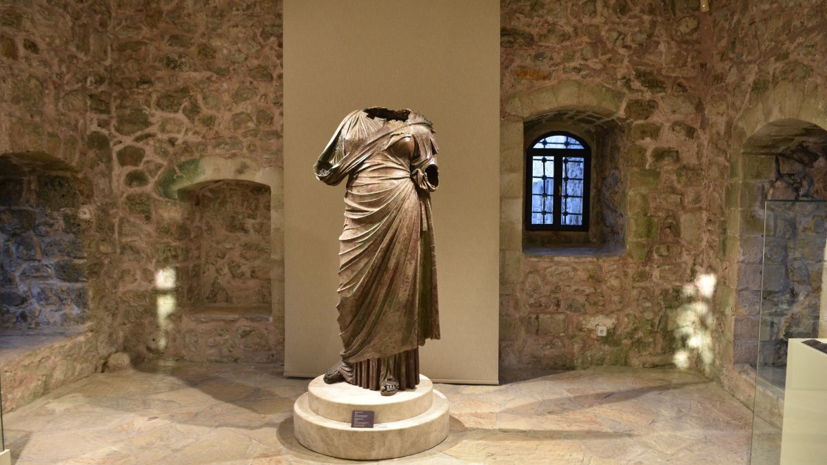 Bronze Statue resurfaced from Sea debuts in Marmaris Museum Türkiye