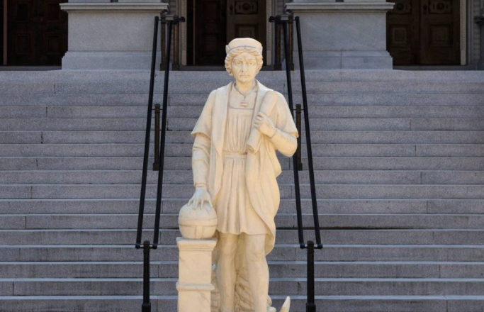 The White House has installed a Christopher Columbus Statue on its Grounds