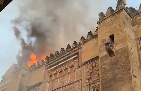 Fire engulfs Historic Spanish Church Mezquita de Cordoba