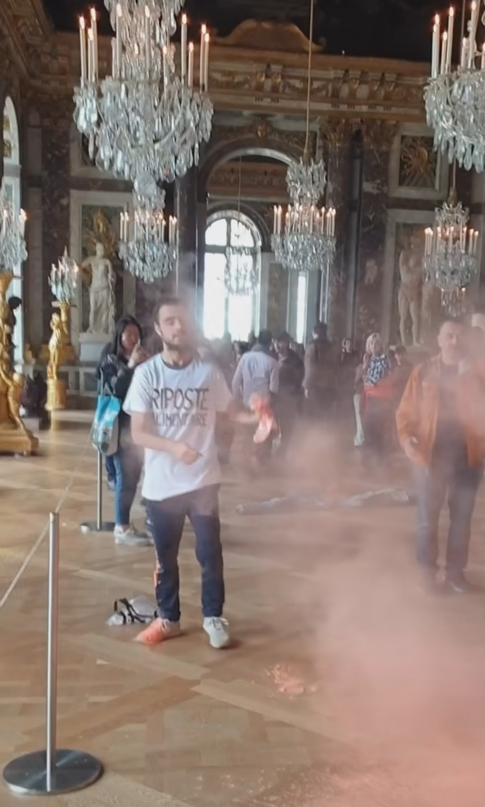 Activists throw ‘Orange Powder’ inside Versailles’ Hall of Mirrors