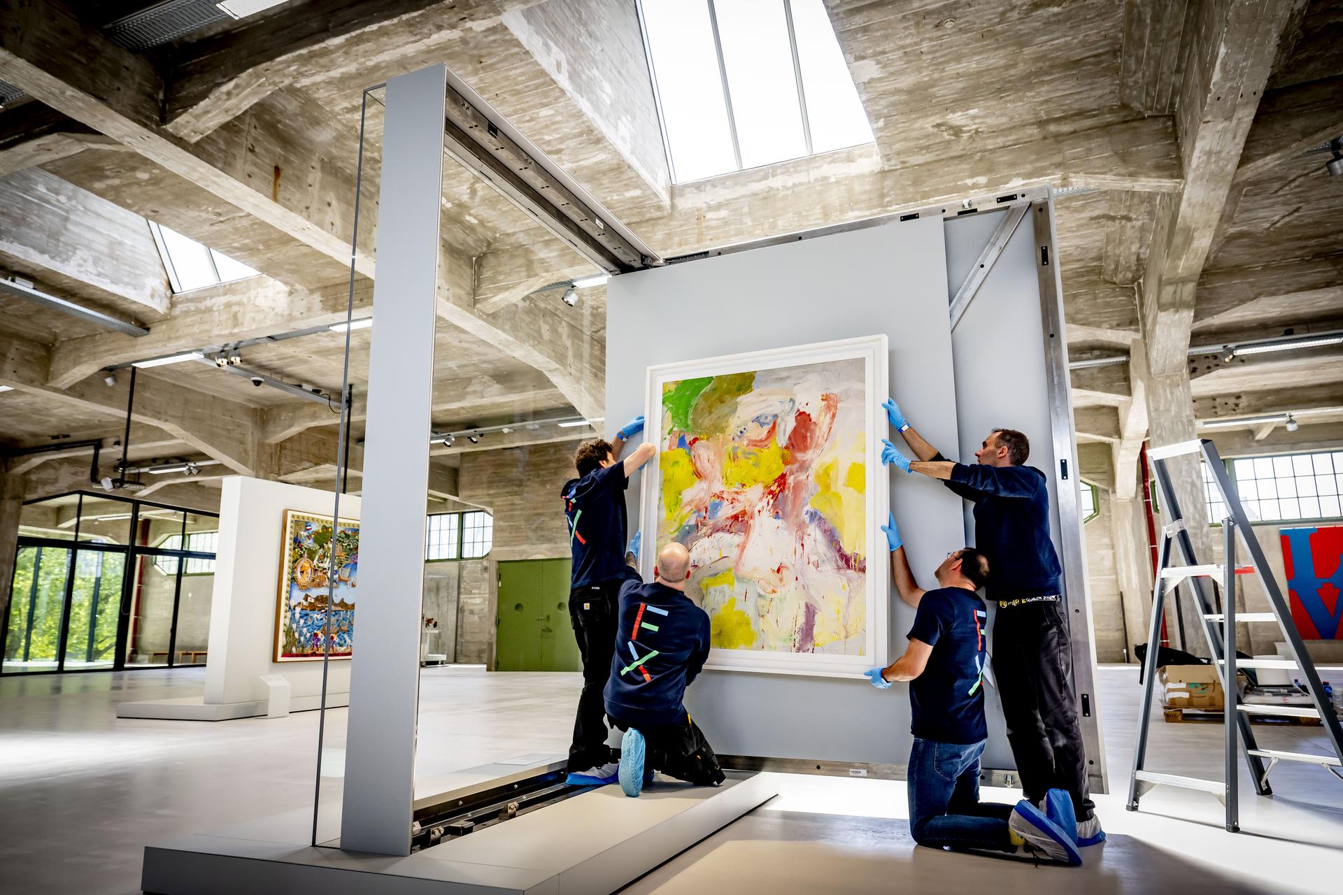 De Kooning Masterpiece installed for opening of Fenix Museum in Rotterdam