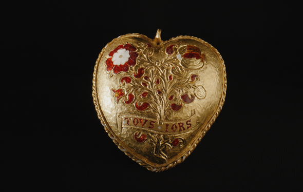 The British Museum launched a Campaign to save the 'Tudor Heart', a  Gold Pendant linked to Henry VIII 